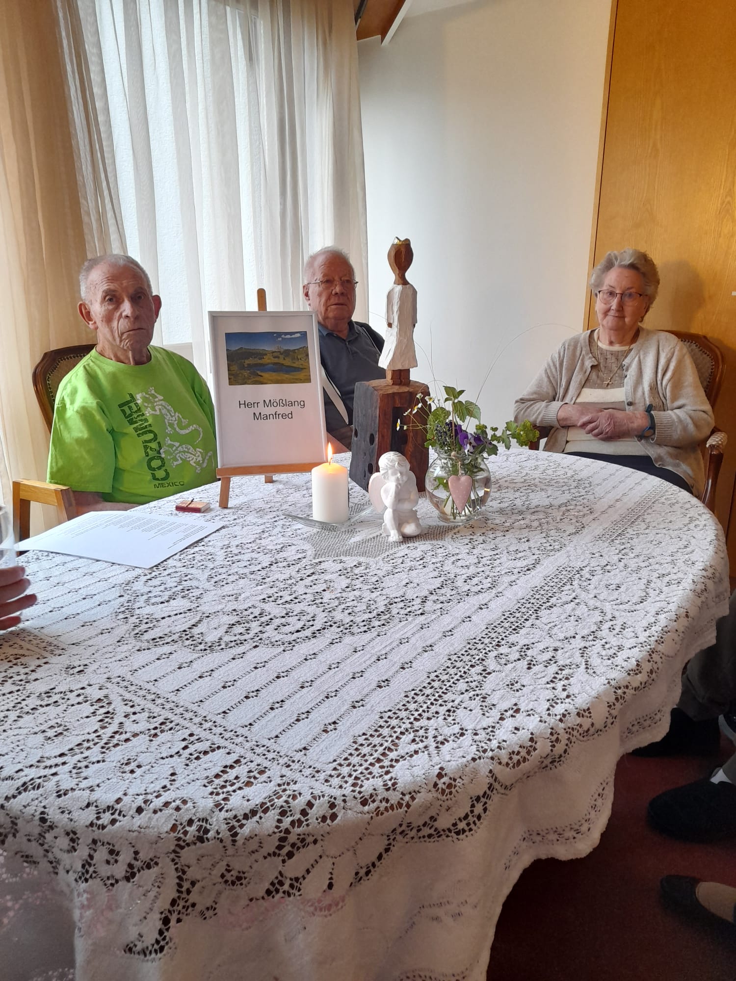 Königlicher Besuch Verabschiedung von verstorbenen MitbewohnerInnen im HdG-Götzis: